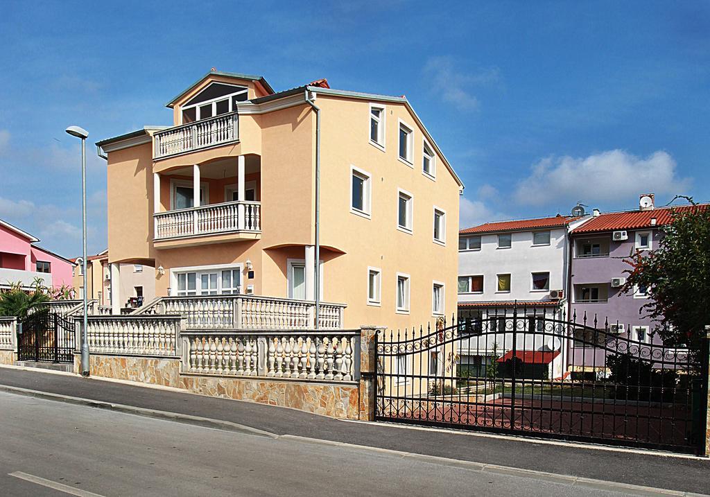 Apartment Vukadin Πούλα Εξωτερικό φωτογραφία